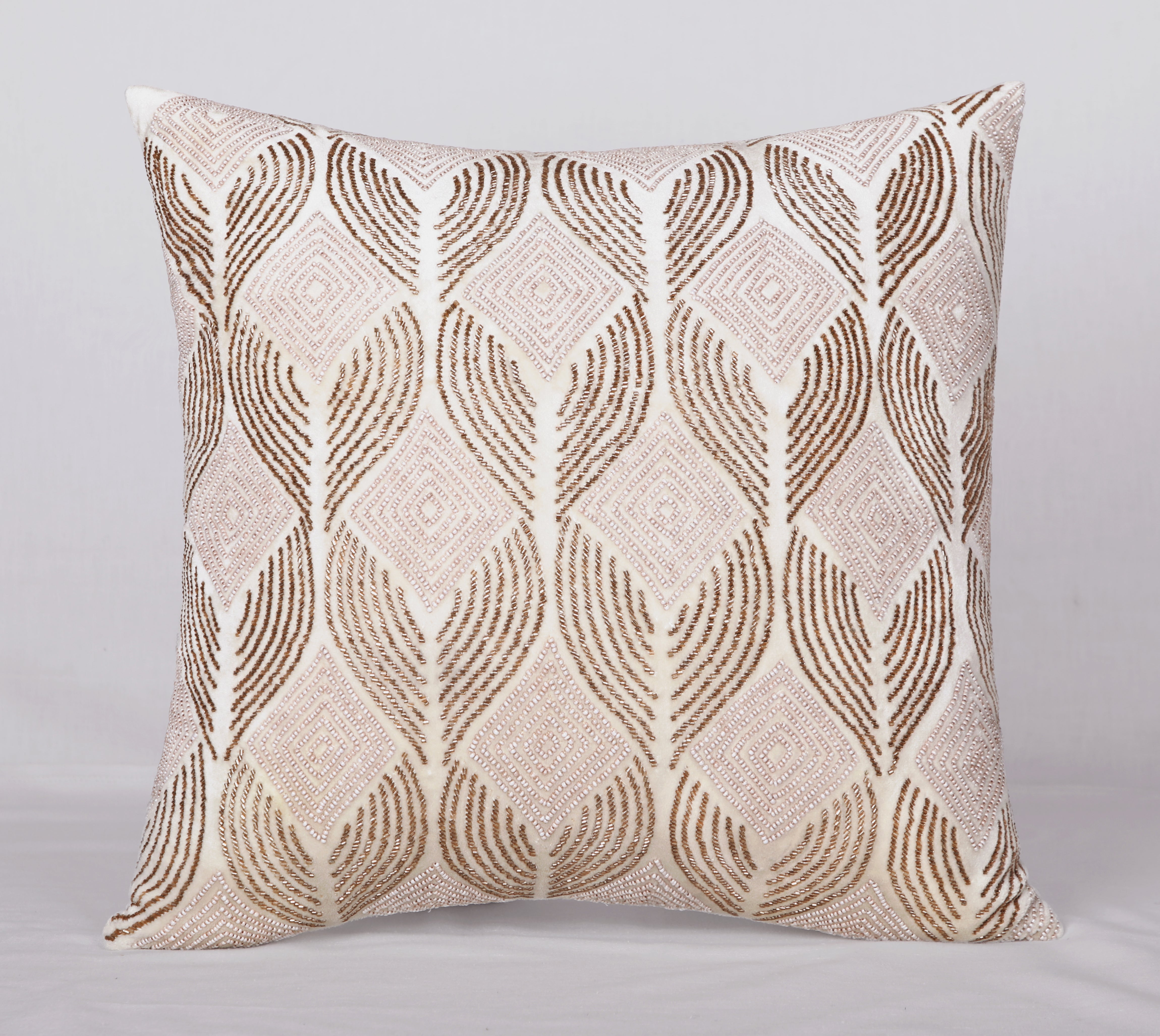IRIS Cream Pink Velvet Cushion Cover