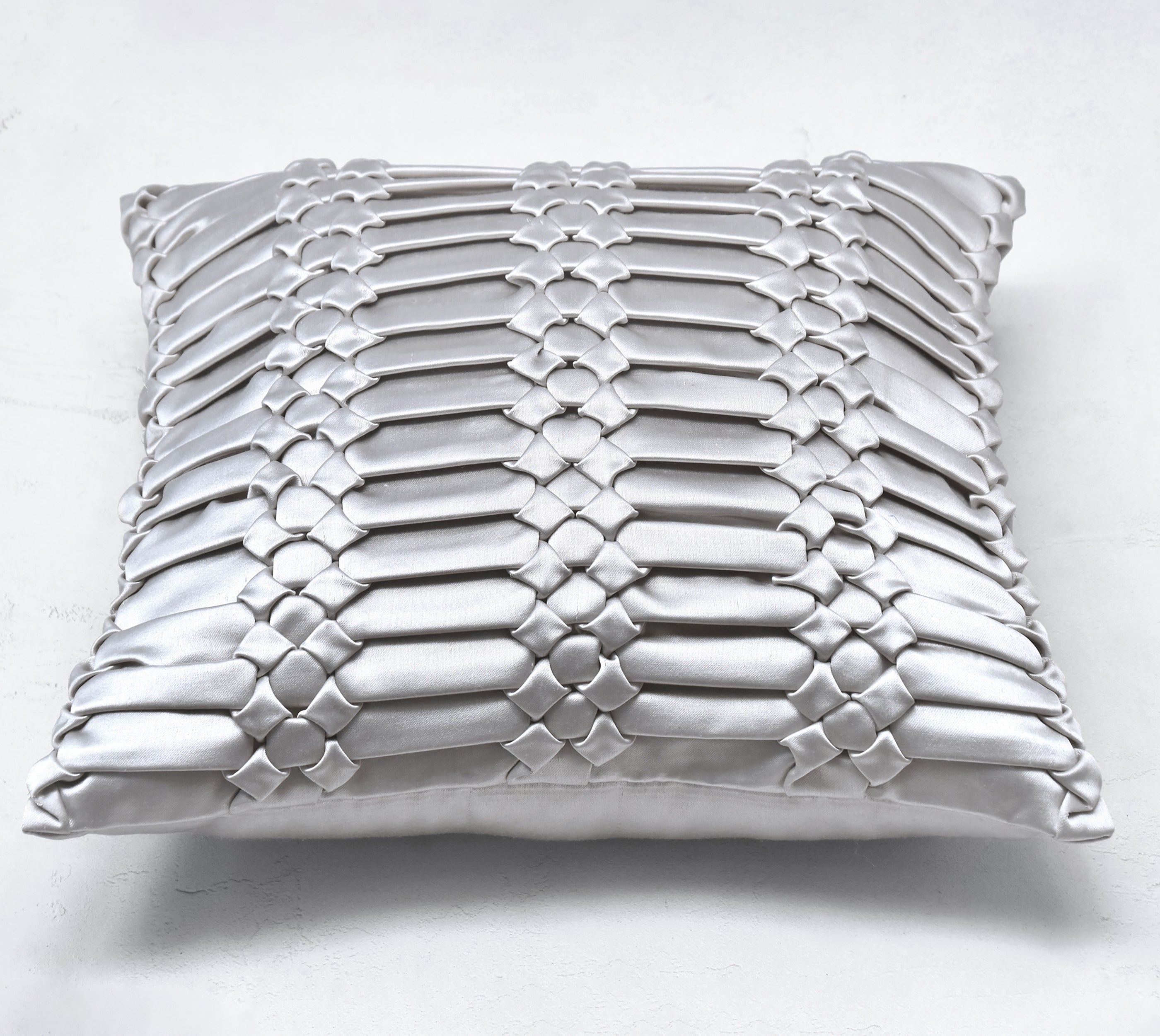TRINITY Silver Smocking Cushion Cover