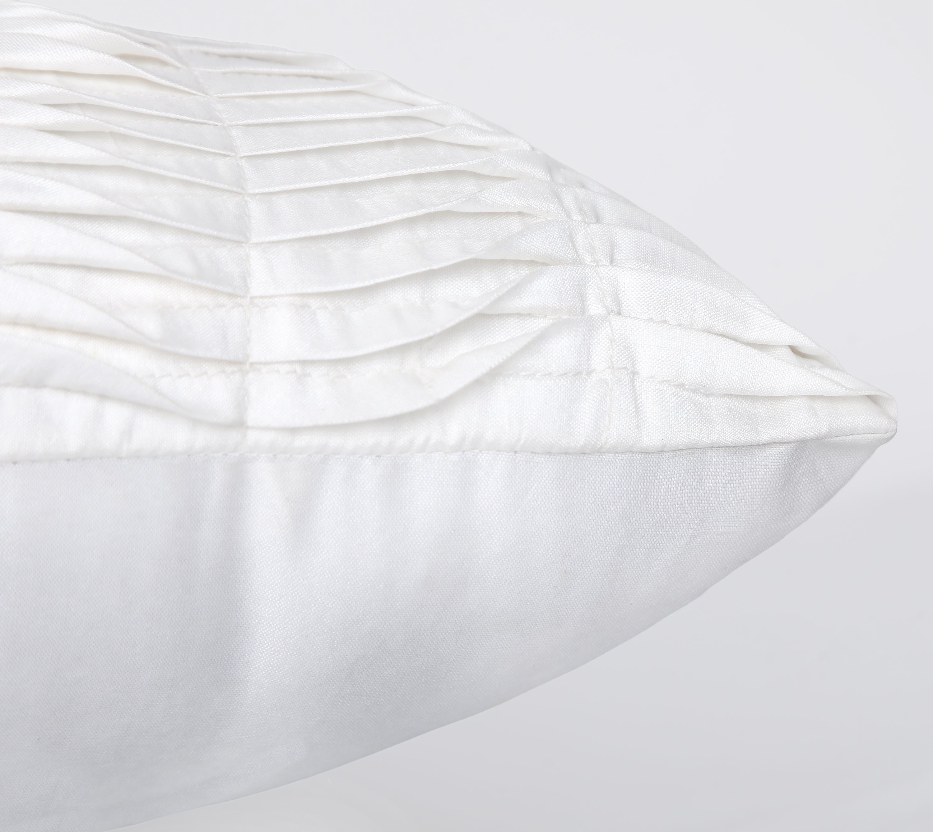 DIVOT White Pleated Cushion Cover