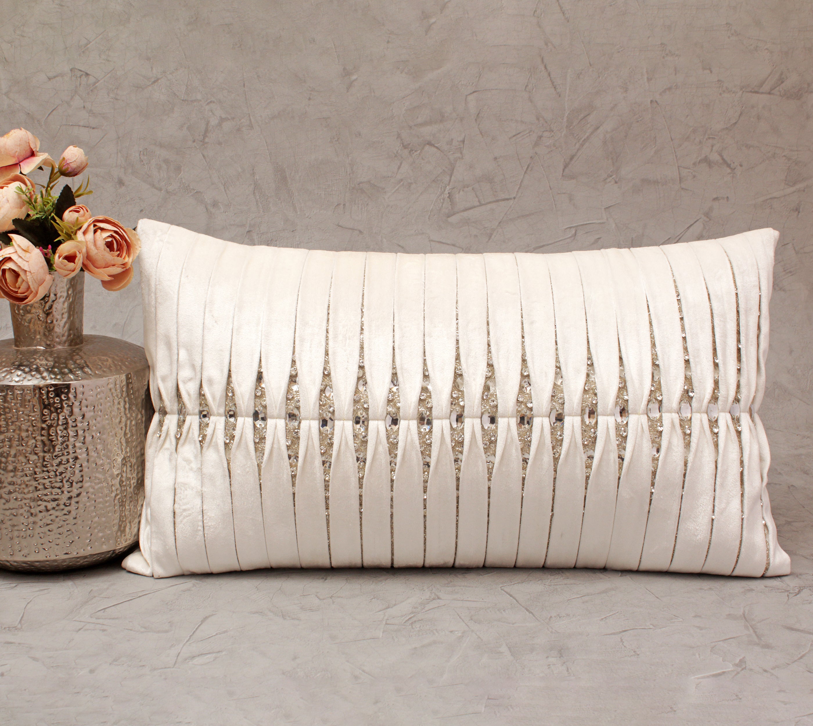  Ivory Pleated Cushion Cover