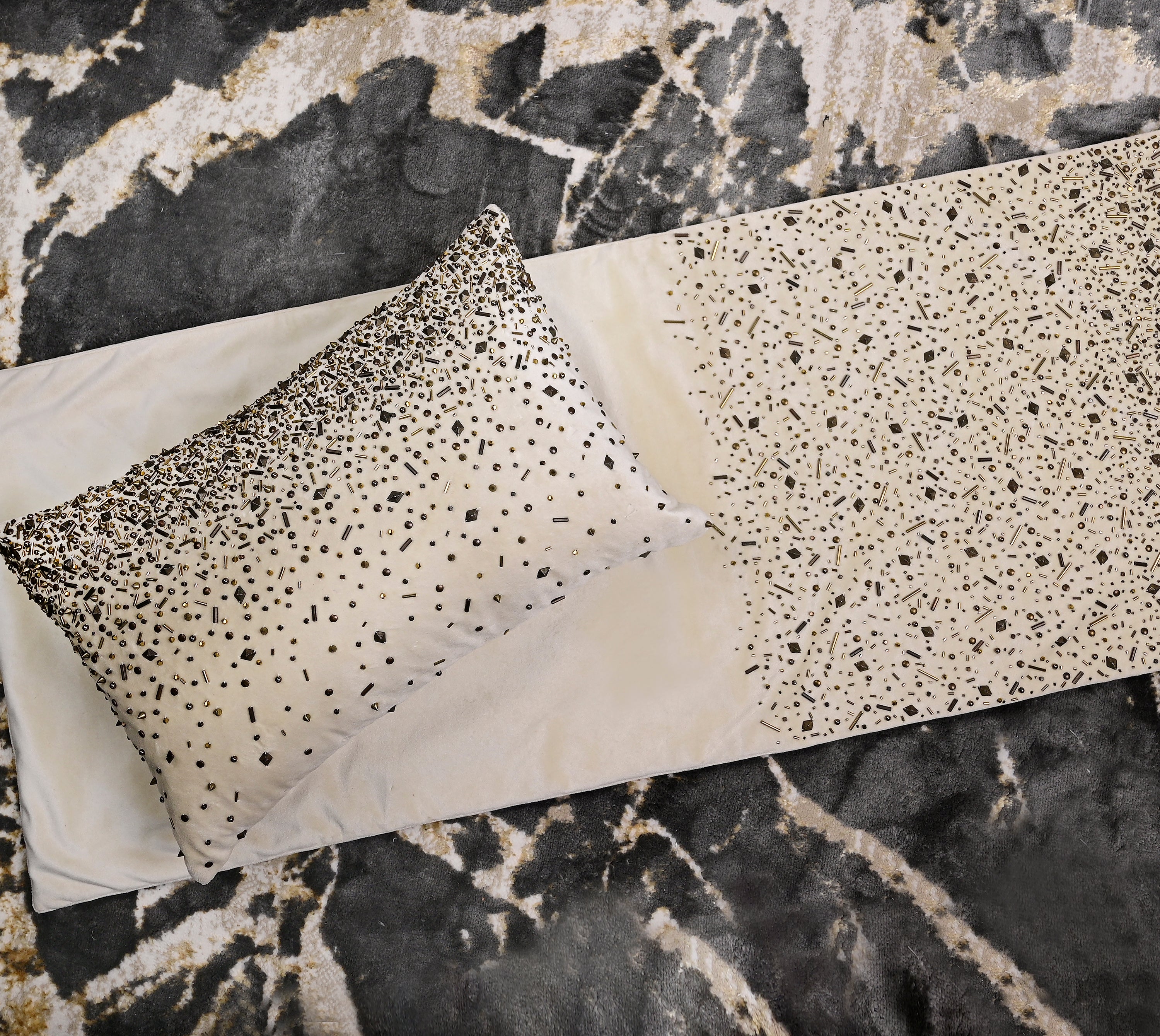 Cream Bed Runner Set