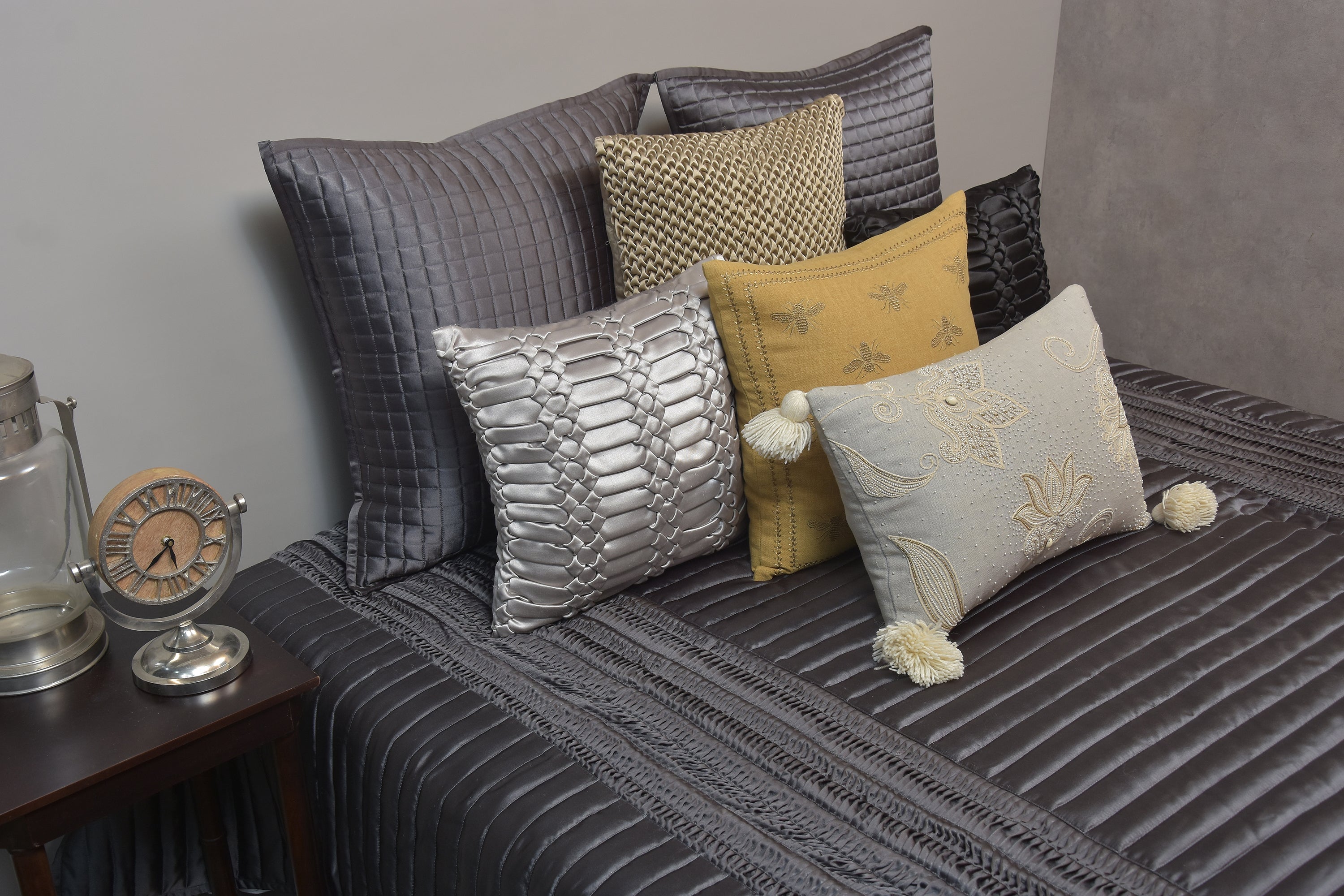 QUINCY Brown Bed Cover